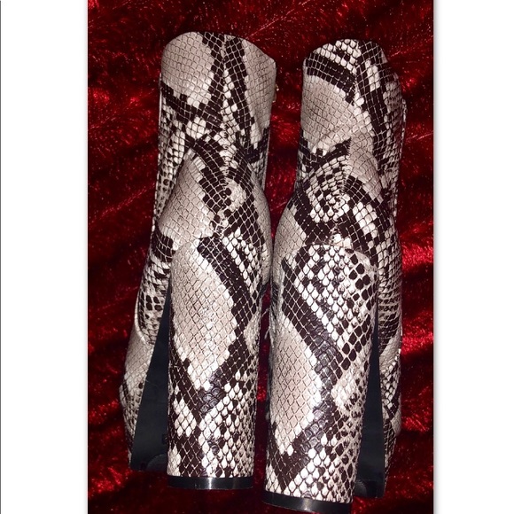 SNAKE SKIN FUR BOOTIE - Picture 5 of 6